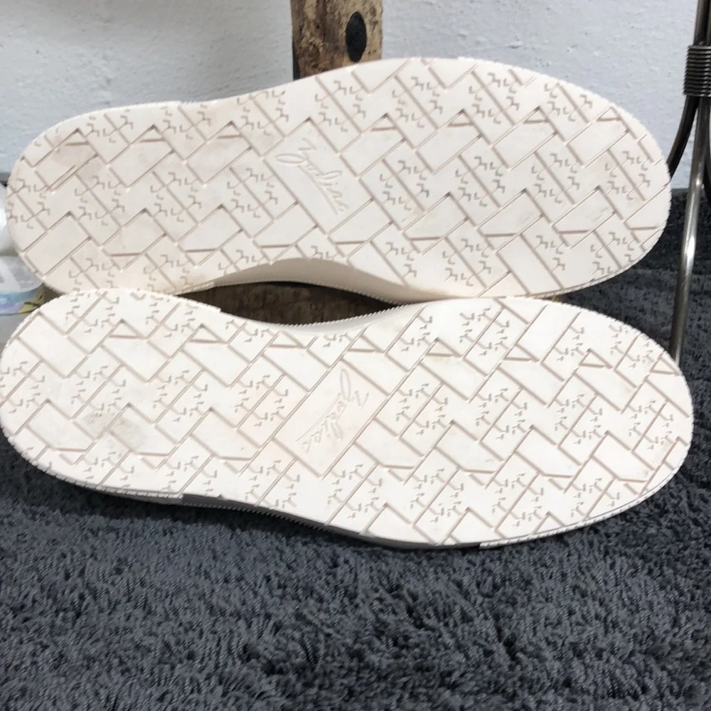 Zodiac canvas slip on‎ tennis shoes size 6.5